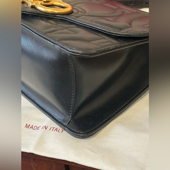 🎉🎉Hp🎉Ferragamo Quilted Gancini Shoulder Bag - Picture 6 of 16